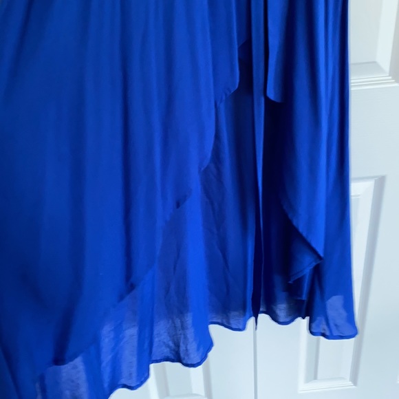 LuLu’s Ruffle V-neck Dress - Picture 3 of 4